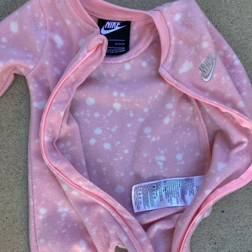 Girls Nike Pink Solid Full-Zip Onesie 3M Poly Warm Baby Newborn Swish Activewear